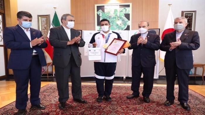 سفیر ایران از نخستین مدال‌آور طلایی ایران قدردانی کرد